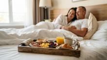 Turisti attenti alle spese energetiche in una camera di bed & breakfast